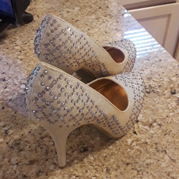 Gold/ Iridescent heels - Picture 3 of 3